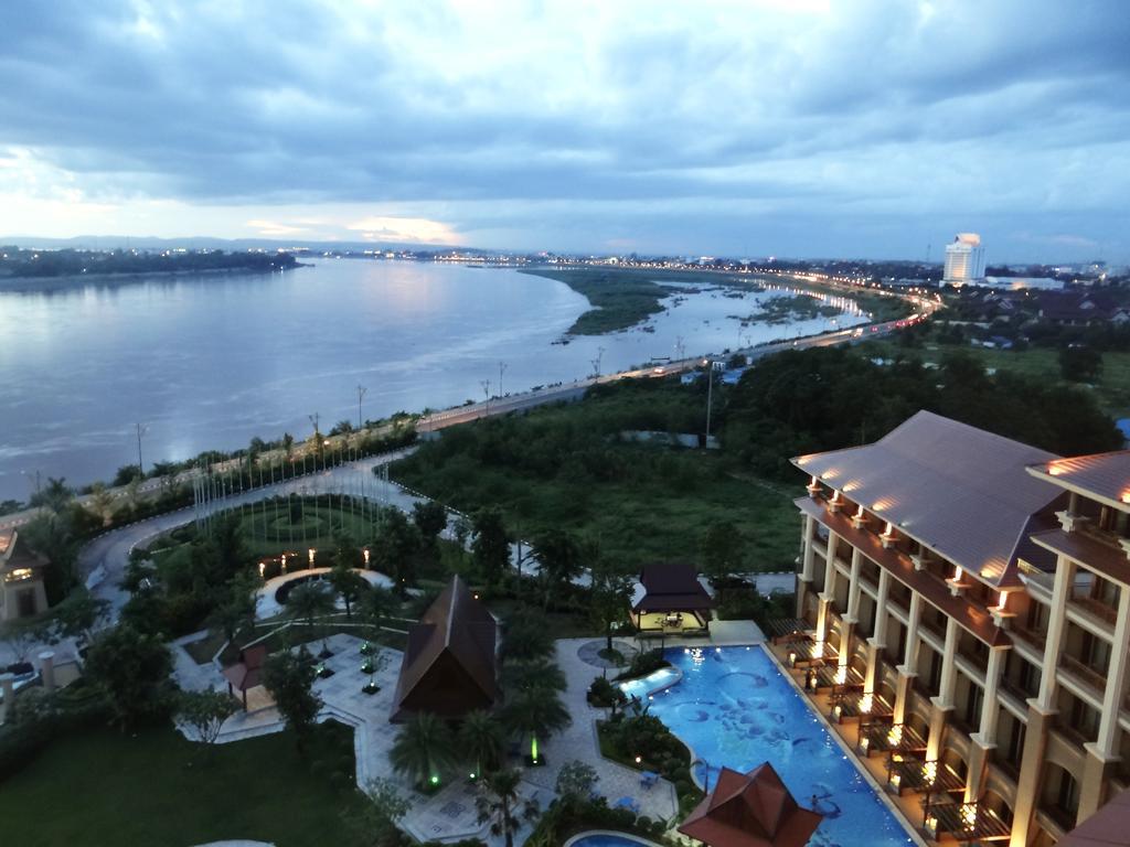 Landmark Mekong Riverside Hotel Vientiane Bagian luar foto